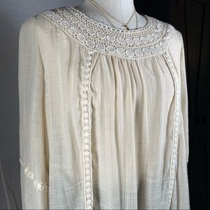 NWT Cal Style champagne crochet and woven tunic large